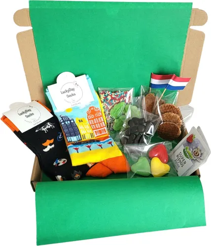 Cadeau box – Holland - Nederland – Gefeliciteerd - Verrassings Pakket – Verjaardag - Gift box - Grappig - Cadeau voor vrouw man – Kado – Sokken - Verj