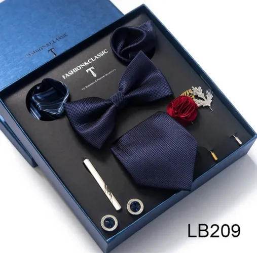 Cadeau set voor hem stropdas , 2x pochet , 2x manchetknopen en clips , 2x pin badge en vlinderdas blauw