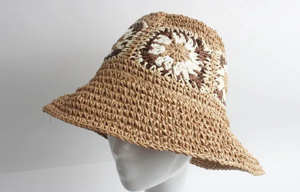 Flower hat- Accessories Junkie Amsterdam- Strandhoeden- Stro papier- Dames- Zand