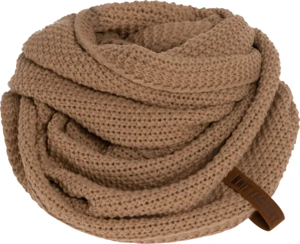 Knit Factory Coco Gebreide Colsjaal - Ronde Sjaal - Nekwarmer - Wollen Sjaal - Bruine Colsjaal - Dames sjaal - Heren sjaal - Unisex - Nude - One