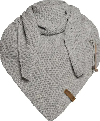 Knit Factory Coco Gebreide Omslagdoek - Driehoek Sjaal Dames - Dames sjaal - Wintersjaal - Stola - Wollen sjaal - Grijze sjaal - Iced Clay - 190x85 cm