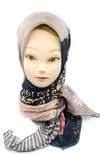 Mooie gebloemde Hoofddoek, vierkante hijab, sjaal, scarf
