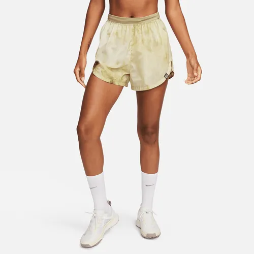 Nike Dri-FIT Repel Hardloopshorts met binnenbroekje, halfhoge taille en zakken voor dames (8 cm) - Bruin
