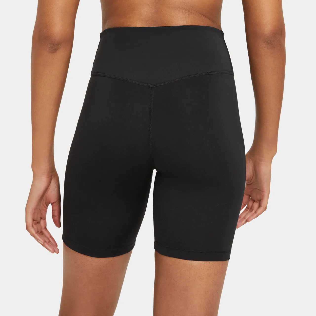 Nike One bikeshorts met halfhoge taille voor dames (18 cm) - Zwart
