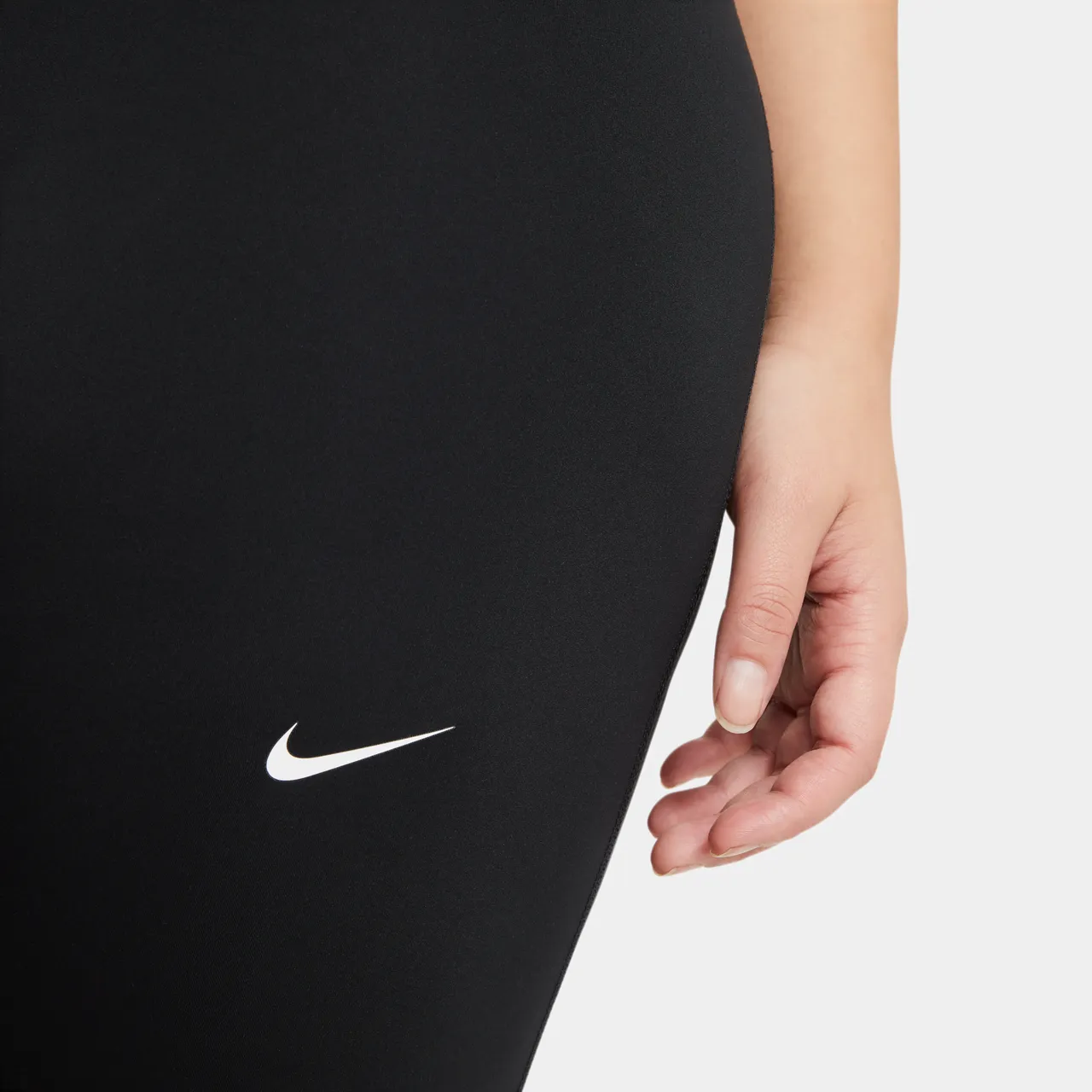 Nike Pro Korte legging met halfhoge taille voor dames (Plus Size) - Zwart