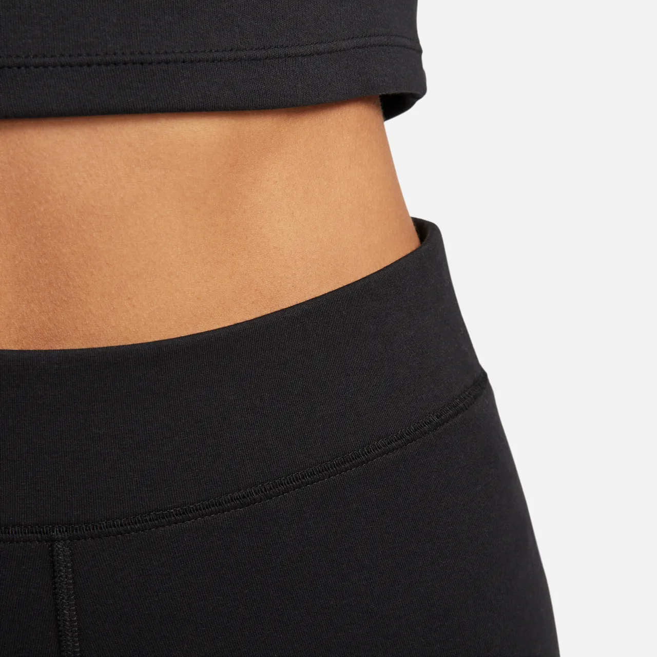 Nike Sportswear Classic bikeshorts met hoge taille voor dames (21 cm) - Zwart