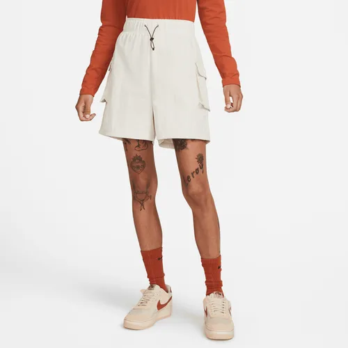 Nike Sportswear Essential Geweven damesshorts met hoge taille - Bruin