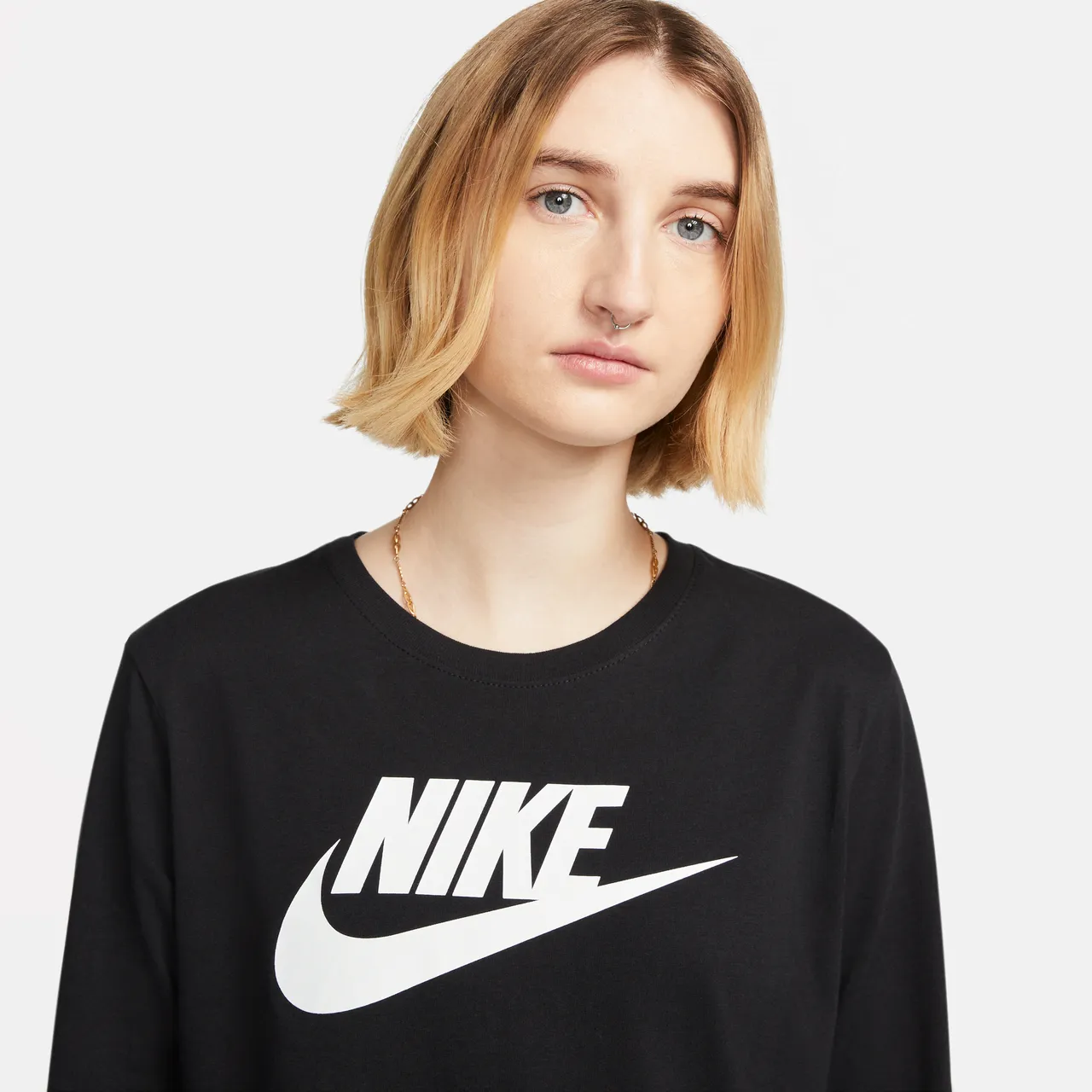 Nike Sportswear Essentials T-shirt met lange mouwen en logo voor dames - Zwart