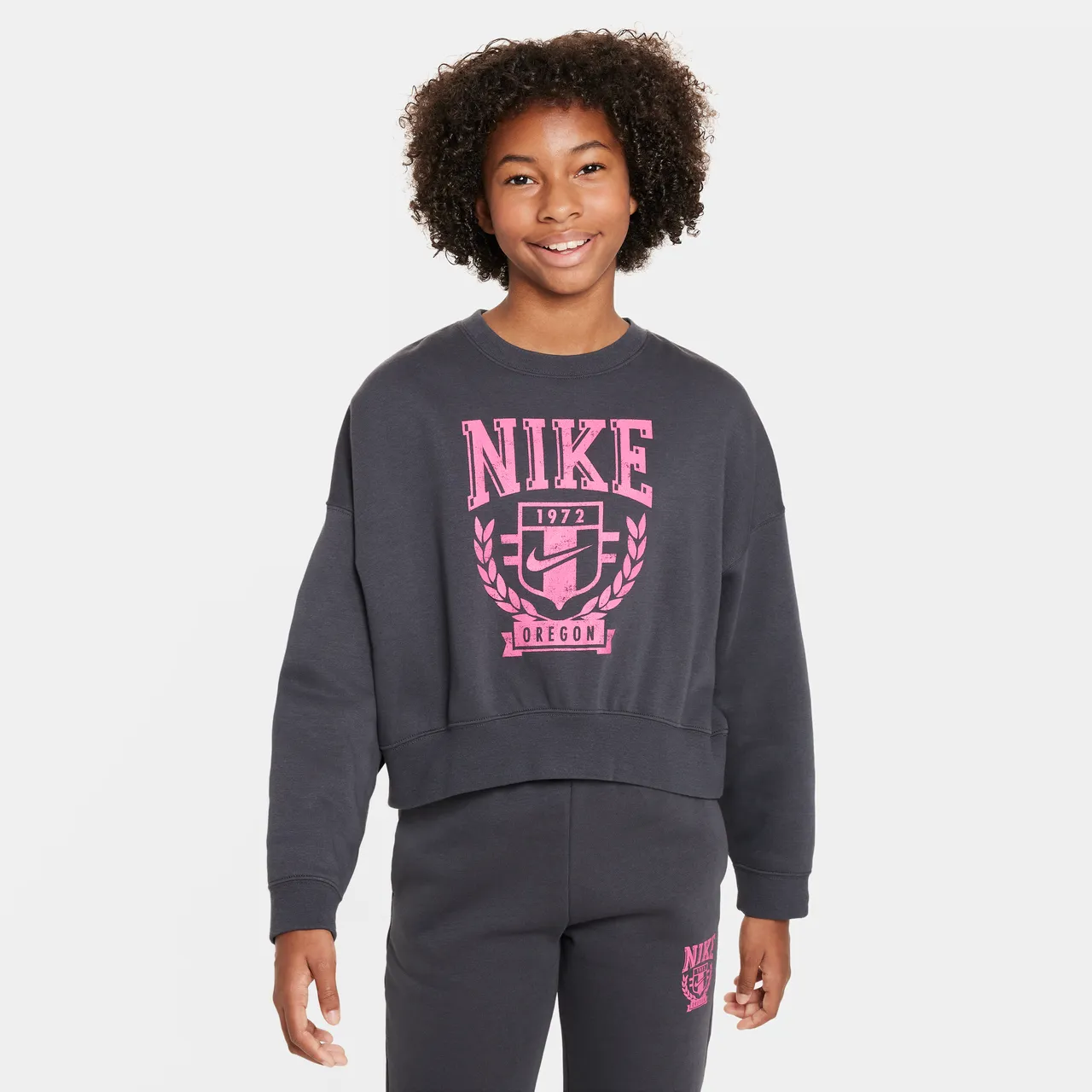 Nike Sportswear oversized sweatshirt van fleece met ronde hals voor meisjes - Grijs