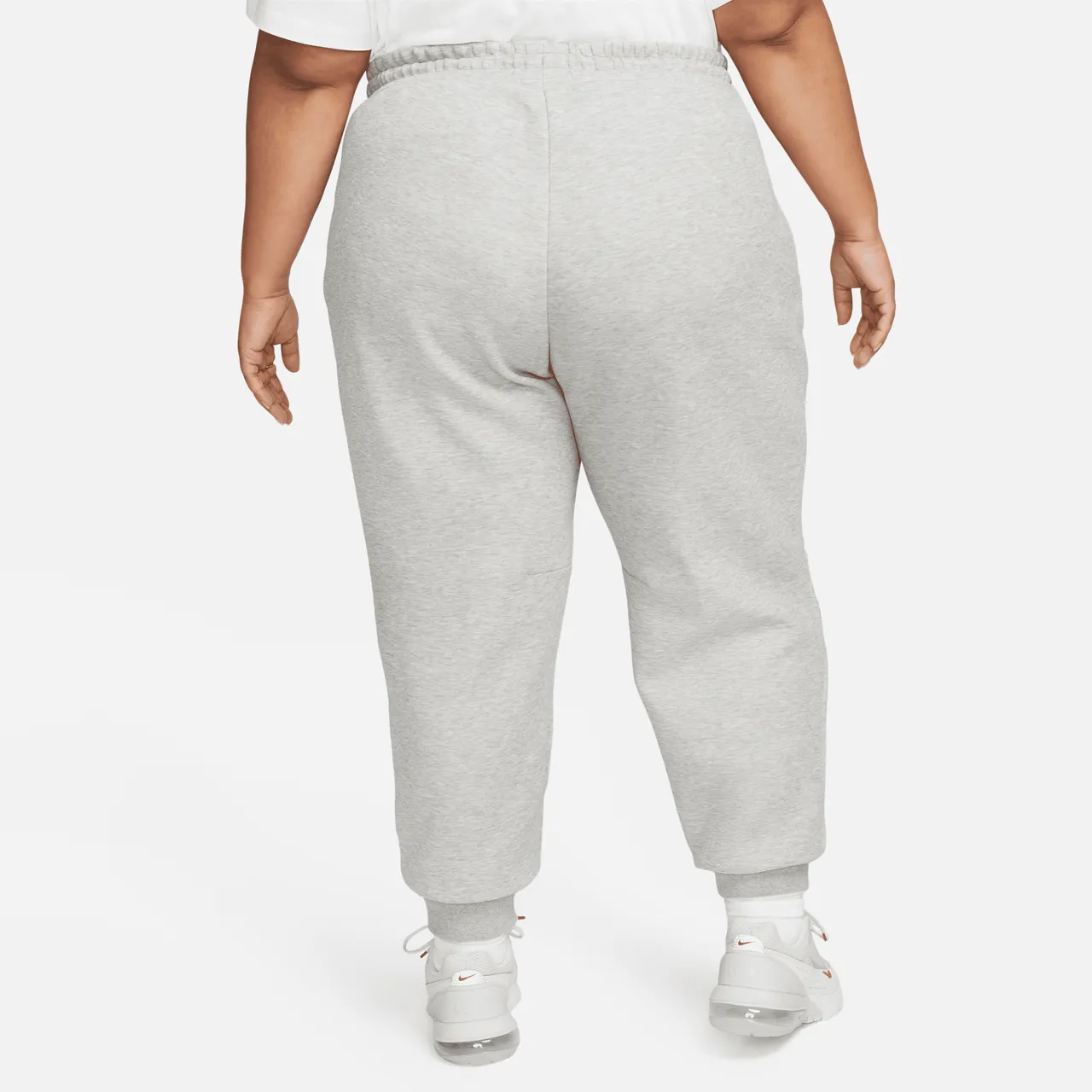 Nike Sportswear Tech Fleece joggingbroek met halfhoge taille voor dames (Plus Size) - Grijs