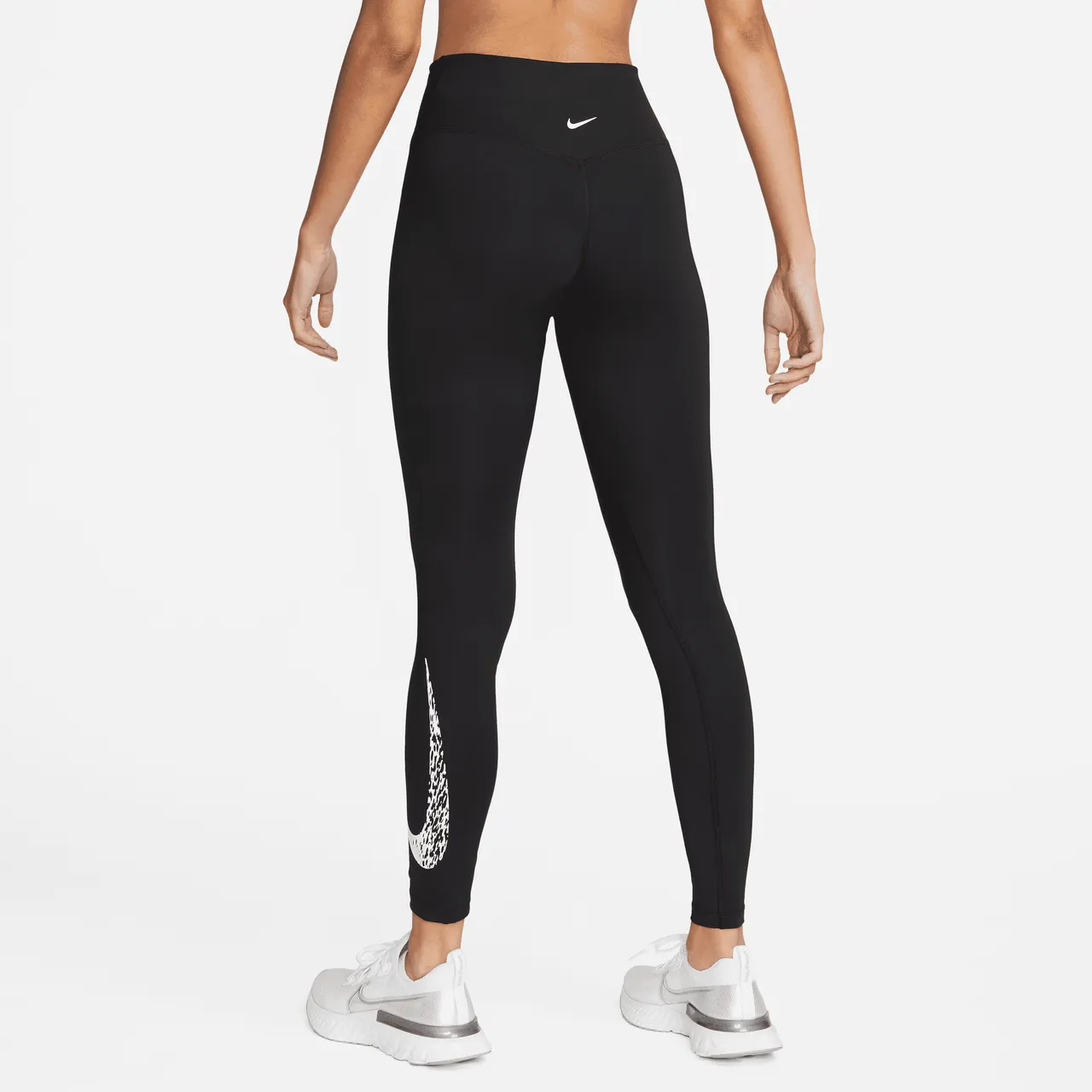 Nike Swoosh Run 7/8-hardlooplegging met halfhoge taille voor dames - Zwart