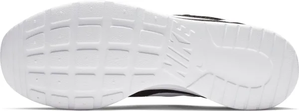 Nike Tanjun Heren Sneakers - Black/White