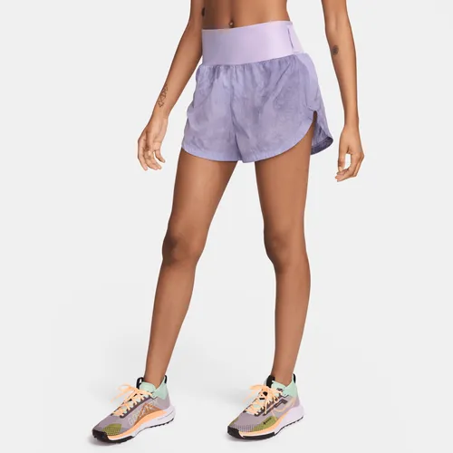 Nike Trail Repel hardloopshorts met halfhoge taille en binnenbroekje voor dames (8 cm) - Paars