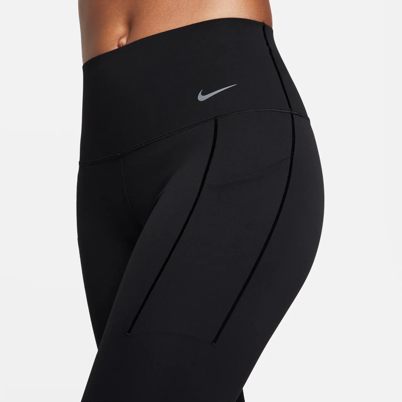 Nike Universa lange legging met hoge taille, zakken, rits en medium ondersteuning voor dames - Zwart