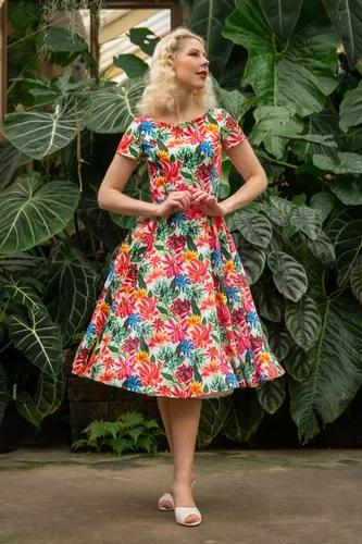 TopVintage exclusive ~ Adriana Floral swing jurk met korte mouwen in multi