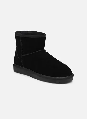 Winter Boot in suede by Colors of California