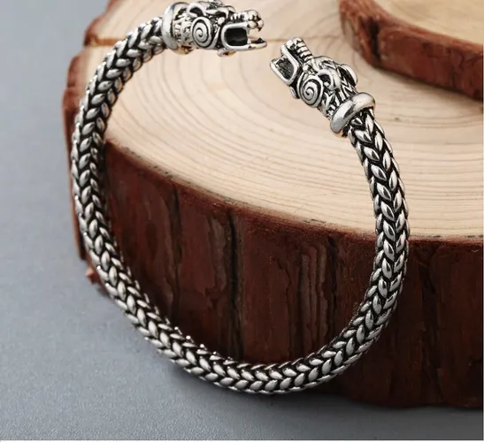 WiseGoods Luxe Viking Armband Heren - Armbandje Vikings - Cadeau - Armbanden - Kleding Accessoires - Mannen Cadeautjes - Zilver